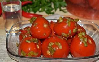 Как заквасить зеленые помидоры в бочке